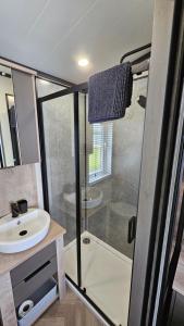 Gallery image of Hazelnut Lodge in Chipping Norton +4 photos