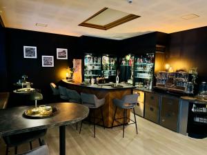 Lounge nebo bar v ubytování DORMERO Hotel Wilhelmshaven