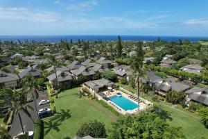 Swimmingpoolen hos eller tæt på Charming Princeville Studio, AC, Pool, Hot Tub