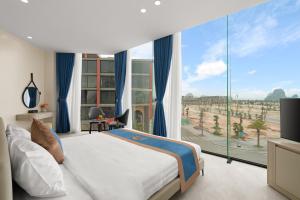 Tài XáにあるSơn Hotel Vân Đồnのギャラリーの写真