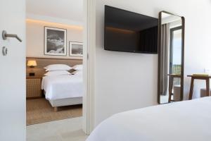 Cama ou camas em um quarto em Bluesun Holiday Village Bonaca - Full Board Plus mais 37 fotos