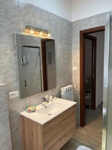 Ένα μπάνιο στο Casa Jasmine