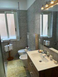 Ένα μπάνιο στο Casa Jasmine