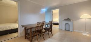 Hongdae Yeondral Park, Z3, 7 minutes from Hongik Univ Station Exit 5, elevator ok客房内的一张或多张床位