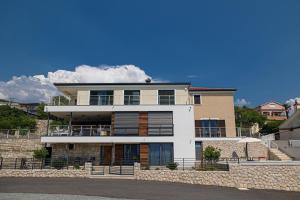 Budova, kde se prázdninový dům nachází