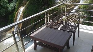 Balkón nebo terasa v ubytování Kempty Lake Resort