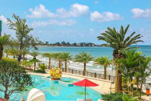 Bazén v ubytování Continental Xin Hao Hotel and Resort 洲际新濠酒店 nebo v jeho okolí