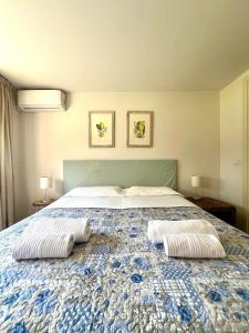 Postel nebo postele na pokoji v ubytování Welcome Traveller Leda Rooms