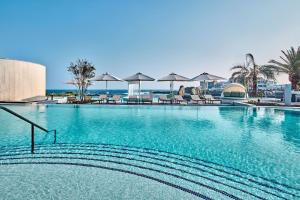 Bazén v ubytování Shilla Stay Plus Iho Tewoo Ocean Front nebo v jeho okolí