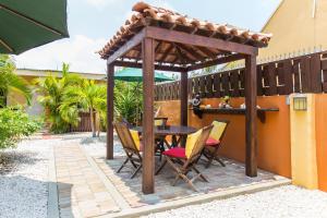 Fotografie z fotogalerie ubytování Cariñas Studio Apartments v destinaci Palm-Eagle Beach