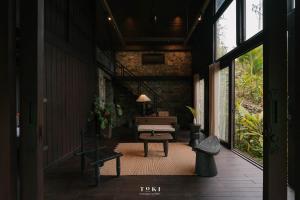 Posezení v ubytování TOKI Ecolodge Cao Răm