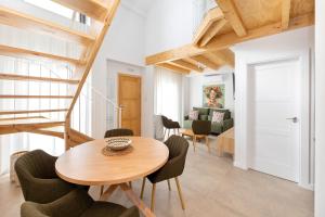 Posezení v ubytování Nest Flats Triunfo + 95 fotografií