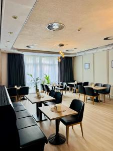 Posezení v ubytování DORMERO Hotel Wilhelmshaven