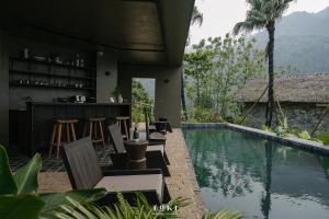 Bazén v ubytování TOKI Ecolodge Cao Răm nebo v jeho okolí