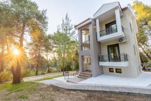Το κτήριο όπου στεγάζεται  το διαμέρισμα