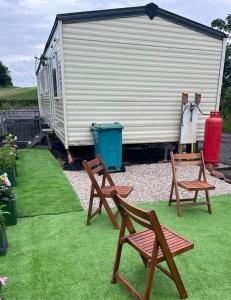 Zahrada ubytování 4-Bedroom Cosalt Caravan in Uddingston, Glasgow