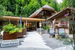 Aed väljaspool majutusasutust Hotel Kemmeriboden-Bad AG