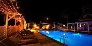 Bazén v ubytování OSIRIS HOTEL APARTMENTS and STUDIOS nebo v jeho okolí