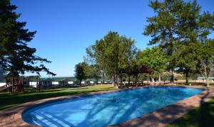 Bazén v ubytování George Resort nebo v jeho okolí