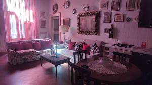A seating area at Suite Dimora Lucrezia