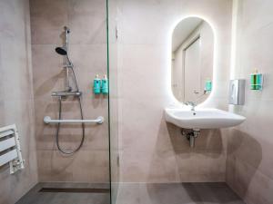 Koupelna v ubytování Novotel Saint Avold