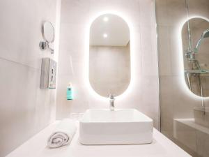 Koupelna v ubytování Novotel Saint Avold