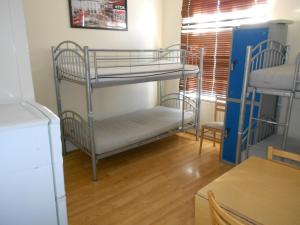 Postel nebo postele na pokoji v ubytování 24/7 London Hostel