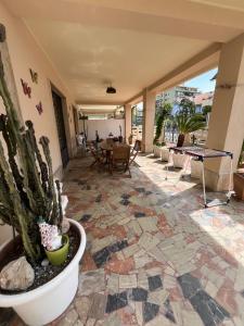 Gallery image of BOUGANVILLE casa vacanza ambiente climatizzato con wi fi in Pineto +59 photos
