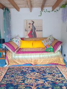 Ένα ή περισσότερα κρεβάτια σε δωμάτιο στο Magic Mountain Retreat +17 φωτογραφίες