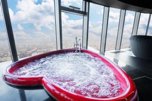 Fotografia z galérie ubytovania Apartamenty Sky Tower z Jakuzzi Przy Oknie vo Vroclavi + 37 fotografií