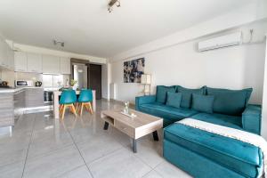 Kuchyň nebo kuchyňský kout v ubytování Modern spacious apartment located in Piraeus (B8)
