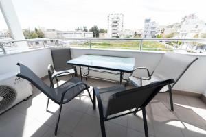 Balkón nebo terasa v ubytování Modern spacious apartment located in Piraeus (B8)