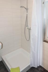 Ένα μπάνιο στο Birkenhain 3c - Lastering Ferienhäuser & Apartments