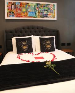 Postel nebo postele na pokoji v ubytování Black Lion Hotel Manchester + 37 fotografií
