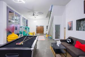Χώρος καθιστικού στο THE LION KING Luxury PoolVilla Pattaya Ocean Yacht Club 8 Bedrooms