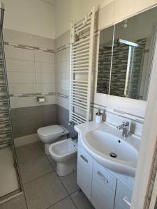 Koupelna v ubytování Edi Apartaments 2