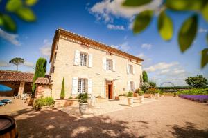 Το κτήριο όπου στεγάζεται  η παραθεριστική κατοικία