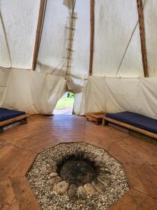 Fotografie z fotogalerie ubytování Teepee a karavanové stání Koupálo Janovičky v destinaci Heřmánkovice