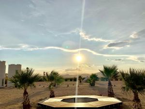 约书亚树Unique Joshua Tree Glamping Retreat with Pool Ideal for Adventurous Getaways in California的相册照片