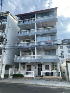 Το κτήριο όπου στεγάζεται  το διαμέρισμα