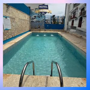 Bazén v ubytování Hotel Toledo FL nebo v jeho okolí
