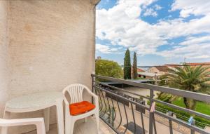 Балкон или терраса в Gorgeous Apartment In Biograd Na Moru