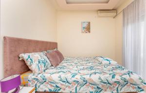 Кровать или кровати в номере Gorgeous Apartment In Biograd Na Moru +10 фотографий