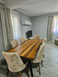 TV a/nebo společenská místnost v ubytování Guest House Gulba
