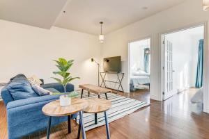 Posezení v ubytování Spacious Group Haven Near Trendy St Laurent