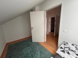 Gemütliche Unterkunft in Pottendorf客房内的一张或多张床位