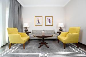 Un lugar para sentarse en Millennium Hotel Doha
