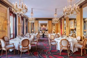 Restaurace v ubytování Hôtel Barrière Fouquet's Paris