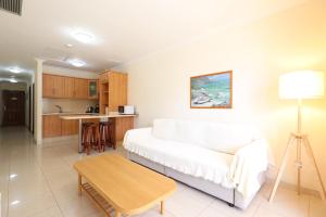 Kuchyňa alebo kuchynka v ubytovaní Apartamento Privado La Pinta Beach - Hotel Club Atlantis