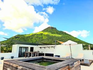 Üldine mäevaade või majutusasutusest Superbe appartement avec vue mer et montagnes. pildistatud vaade